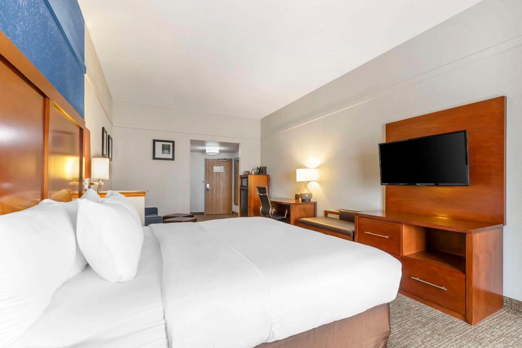 Comfort Suites Лонгмонт Экстерьер фото
